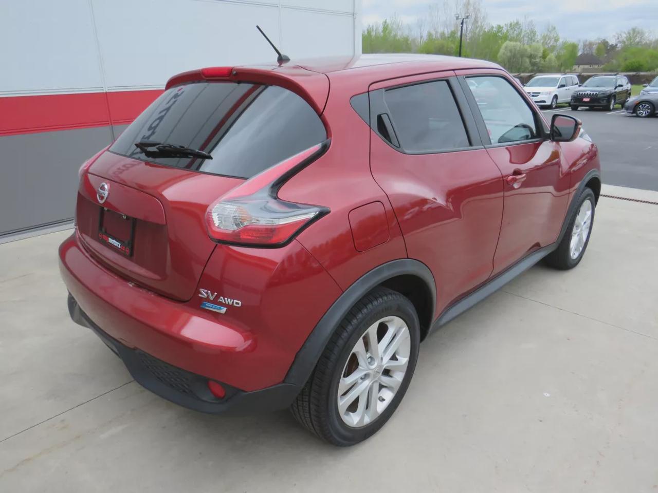 2015 Nissan Juke SV | Clean Title No Accidents | AWD | Push Button Start | Cruise Control | Bluetooth | Reverse Camera | AC | Photo