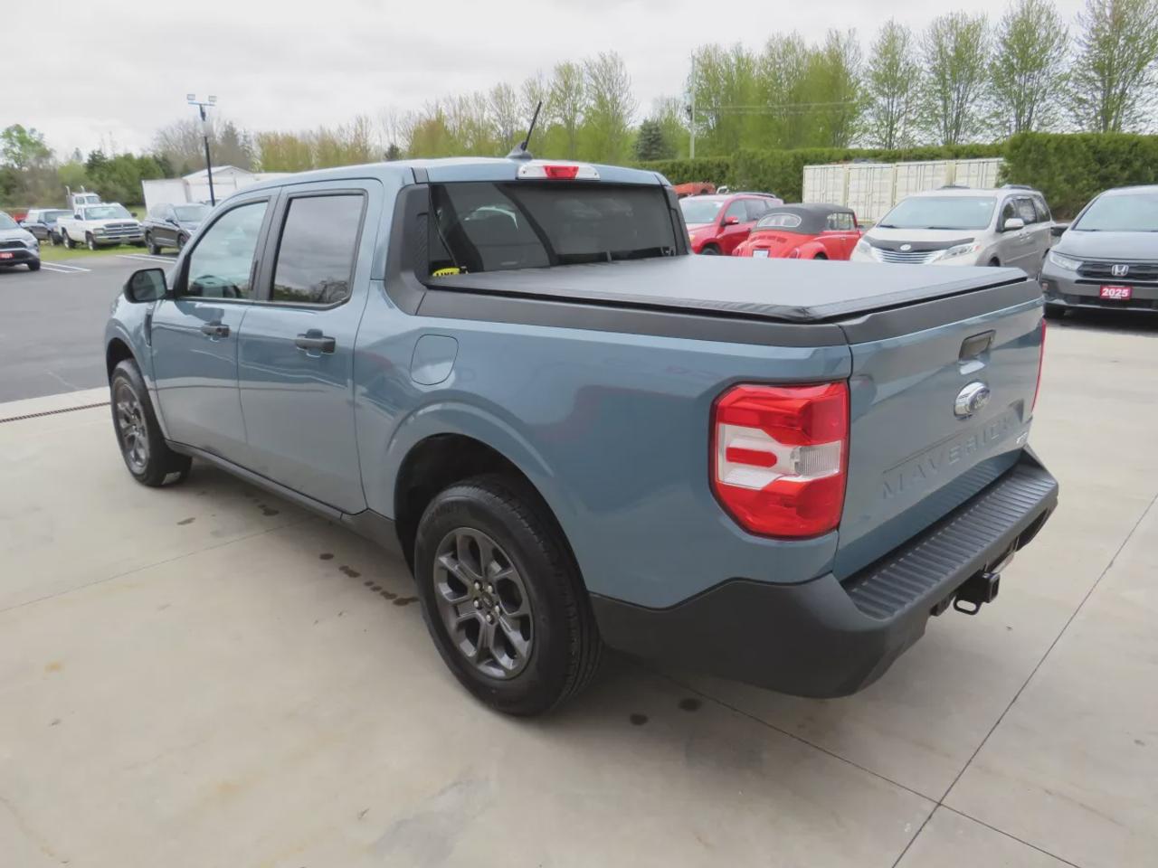 2023 Ford Maverick XL | LOW KM!! | Clean Title No Accidents | Tonneau Cover | Trailer Hitch | Alloy Rims | Reverse Camera | Photo
