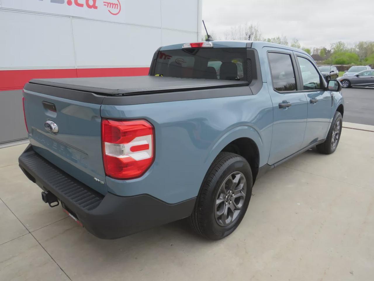 2023 Ford Maverick XL | LOW KM!! | Clean Title No Accidents | Tonneau Cover | Trailer Hitch | Alloy Rims | Reverse Camera | Photo