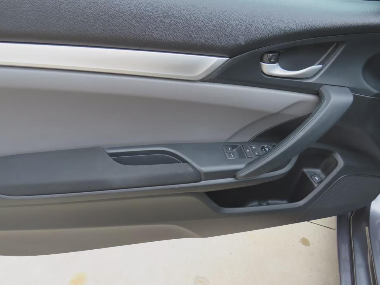 2016 Honda Civic Coupe LX Photo