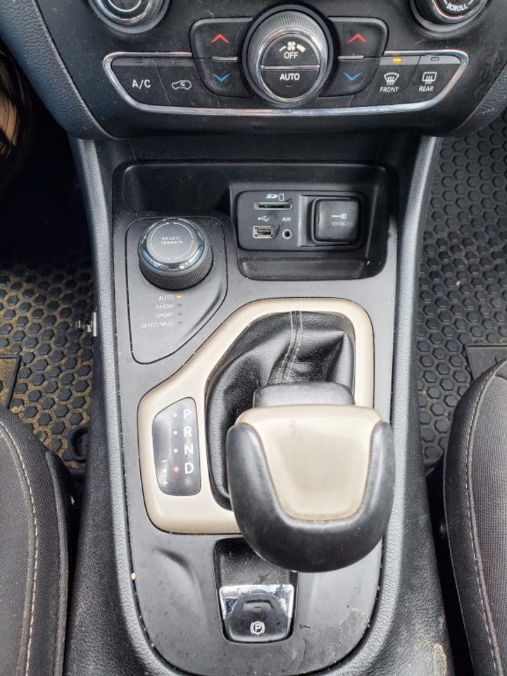 2016 Jeep Cherokee 4WD 4dr North Photo