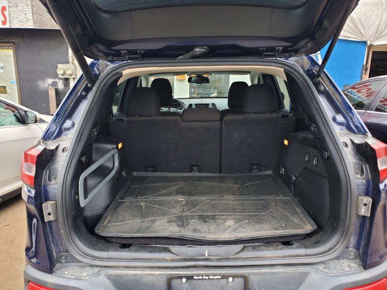 2016 Jeep Cherokee 4WD 4dr North Photo