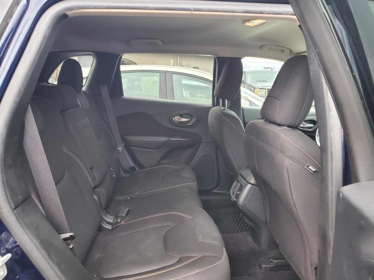 2016 Jeep Cherokee 4WD 4dr North Photo