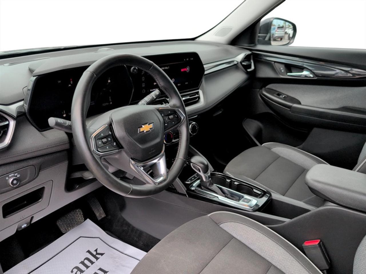 2024 Chevrolet TrailBlazer LT  **CLEAN CARFAX** Photo