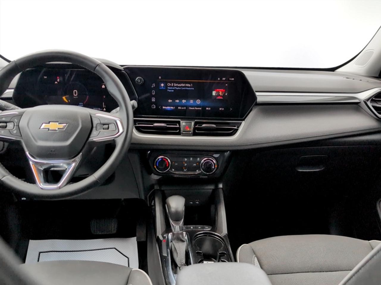2024 Chevrolet TrailBlazer LT  **CLEAN CARFAX** Photo