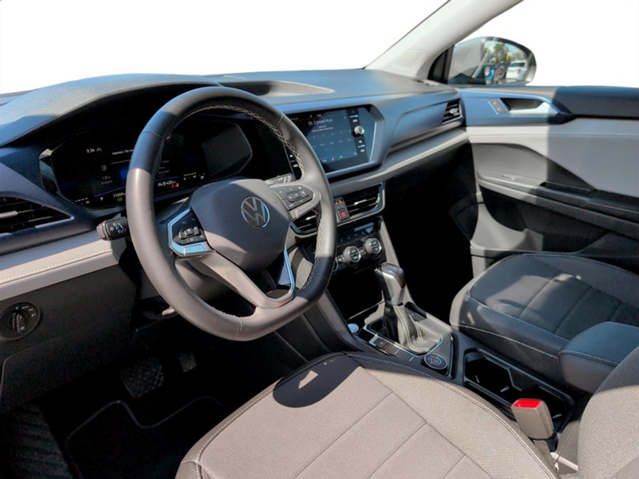2024 Volkswagen Taos Comfortline  **CLEAN CARFAX** Photo