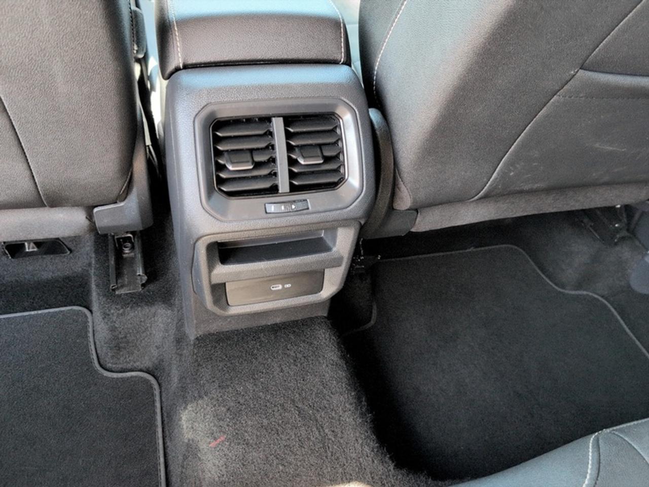 2024 Volkswagen Taos Comfortline  **CLEAN CARFAX** Photo
