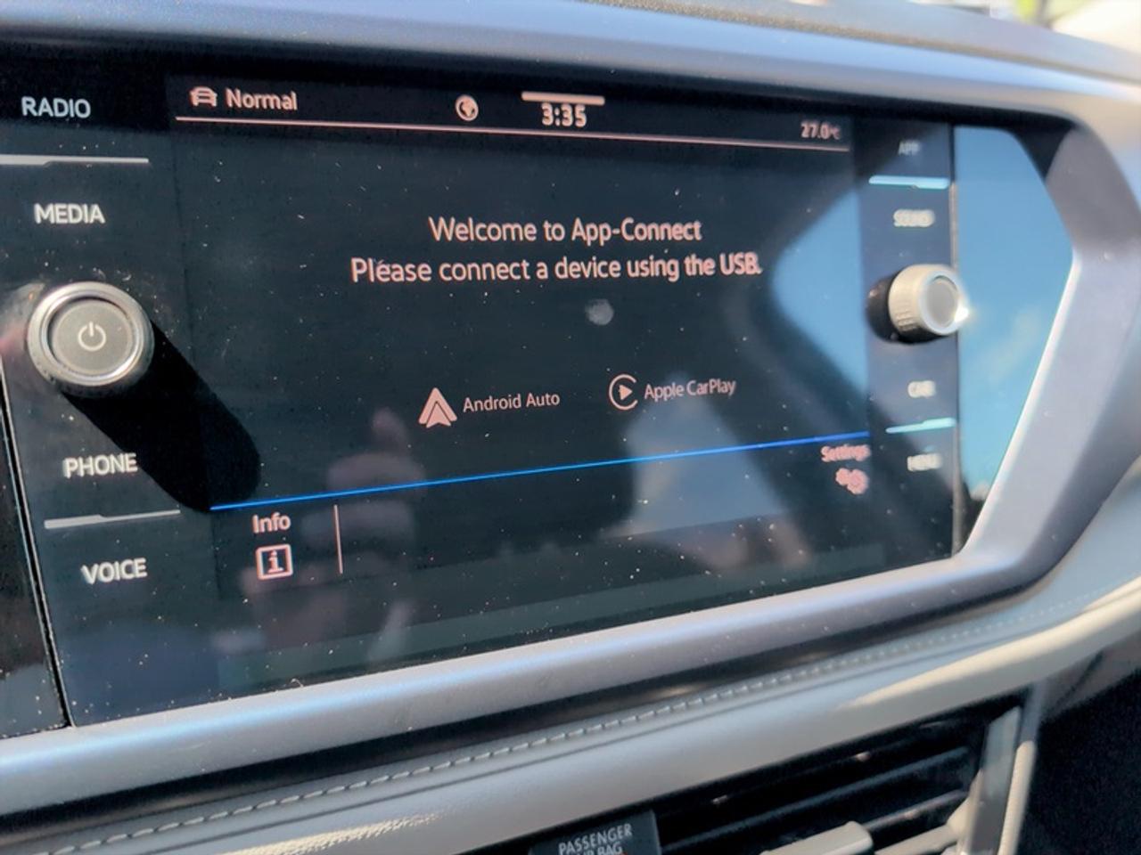 2024 Volkswagen Taos Comfortline  **CLEAN CARFAX** Photo
