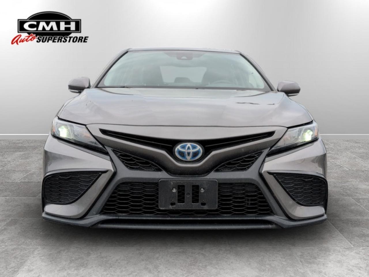 2024 Toyota Camry SE Photo