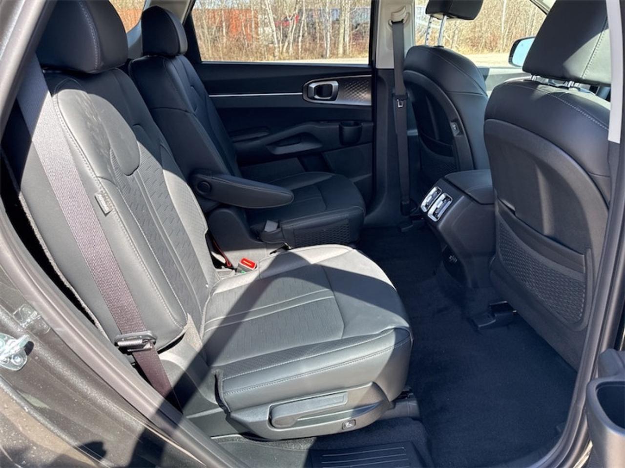 2026 Kia Sorento Hybrid EX  -  - Air - Rear Air - $338 B/W Photo