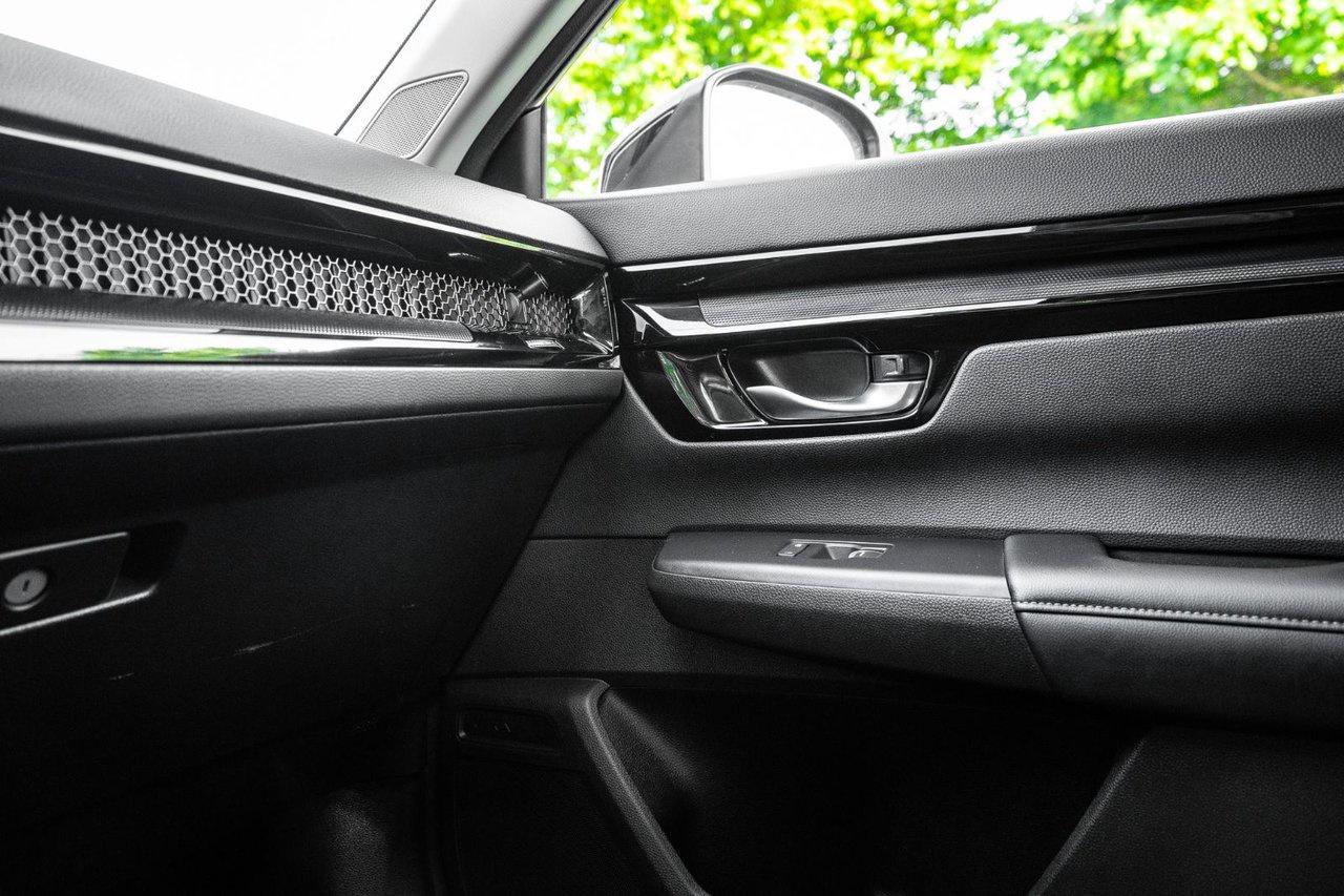 2025 Honda CR-V Sport Photo