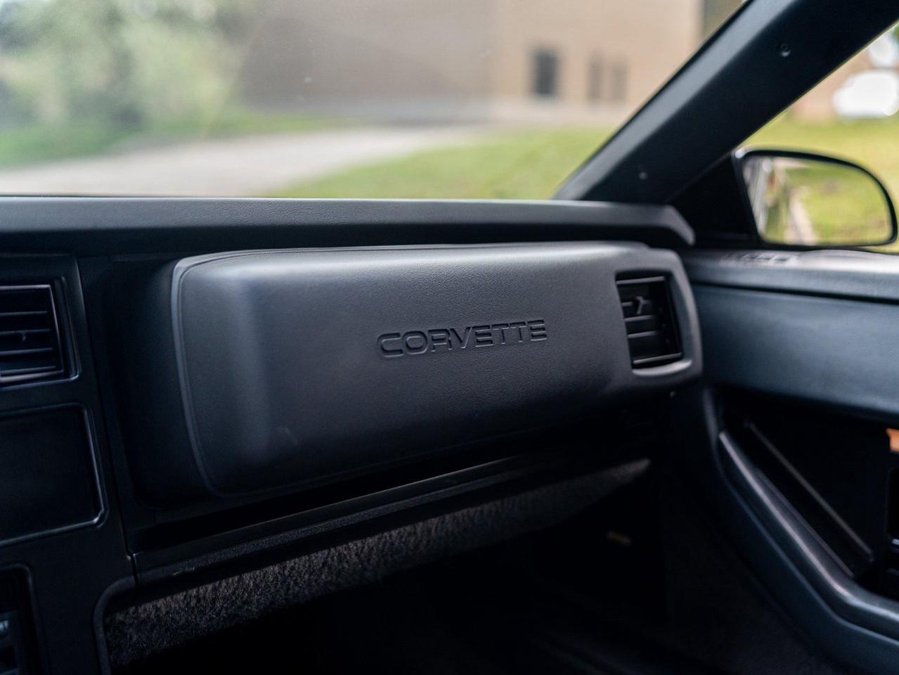 1986 Chevrolet Corvette Convertible Photo