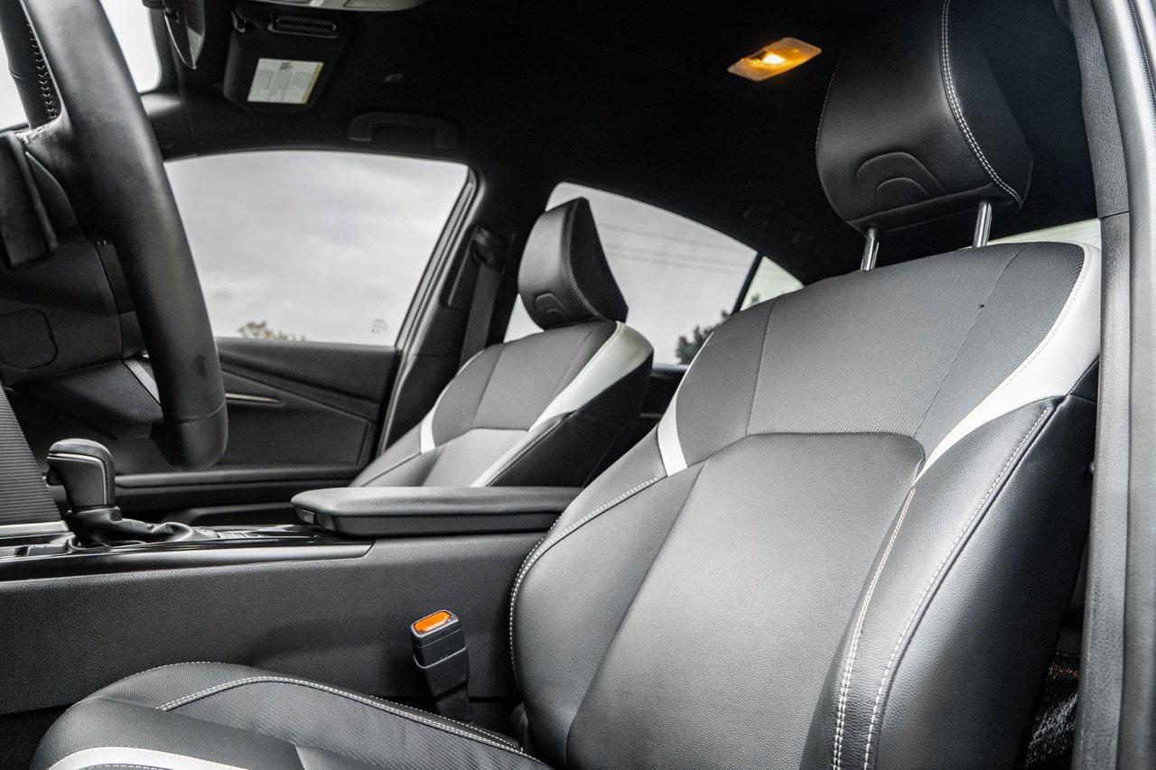 2026 Toyota Camry SE Photo