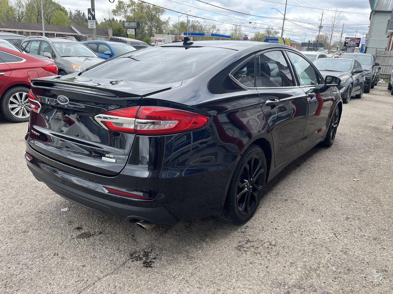 2019 Ford Fusion SE Photo3