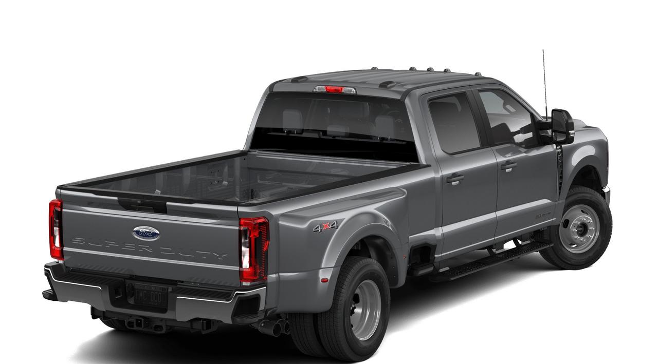 2026 Ford F-350 Super Duty DRW XLT Photo2