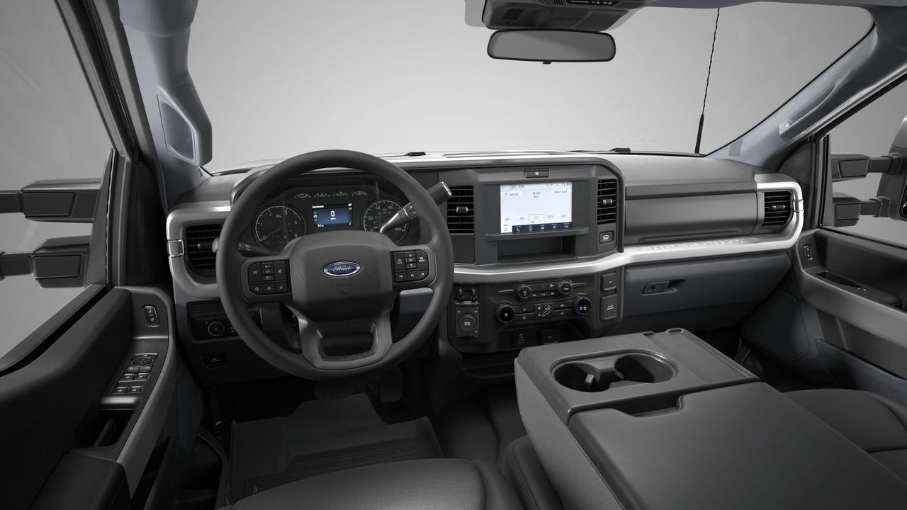 2026 Ford F-350 Super Duty DRW XLT Photo4