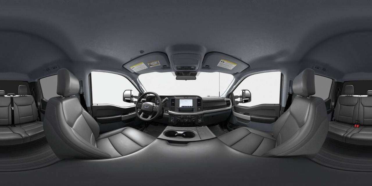 2026 Ford F-350 Super Duty DRW XLT Photo