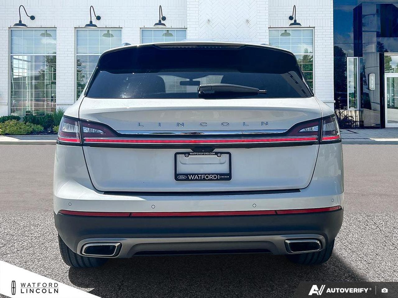 2022 Lincoln Nautilus Reserve AWD Photo4
