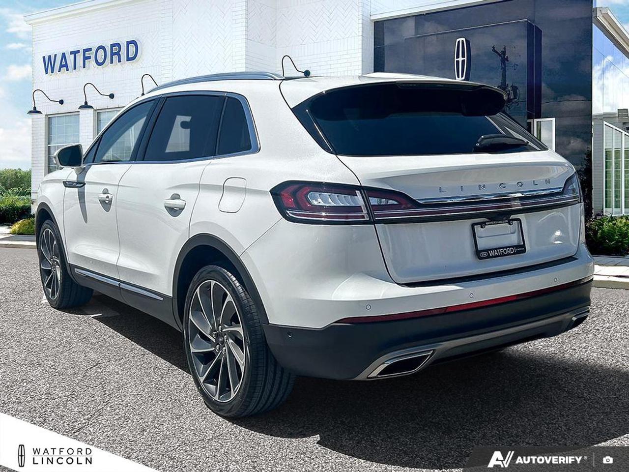 2022 Lincoln Nautilus Reserve AWD Photo3