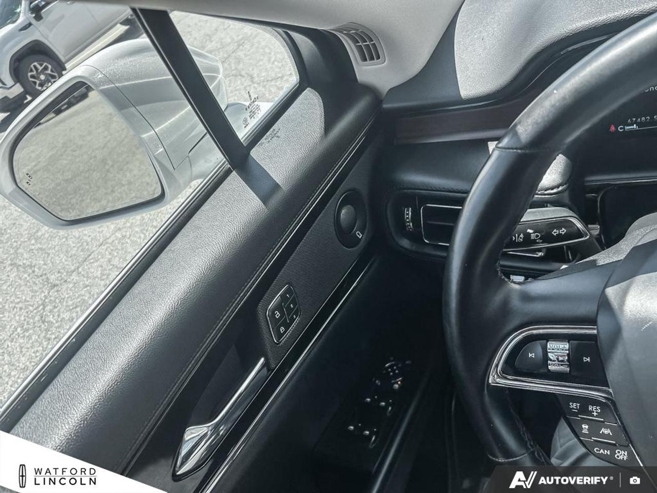 2022 Lincoln Nautilus Reserve AWD Photo