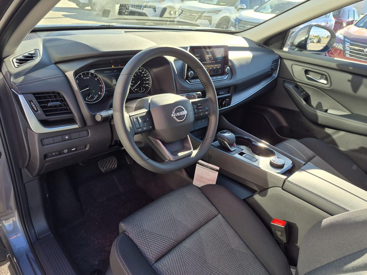 2026 Nissan Rogue SV MOONROOF Photo