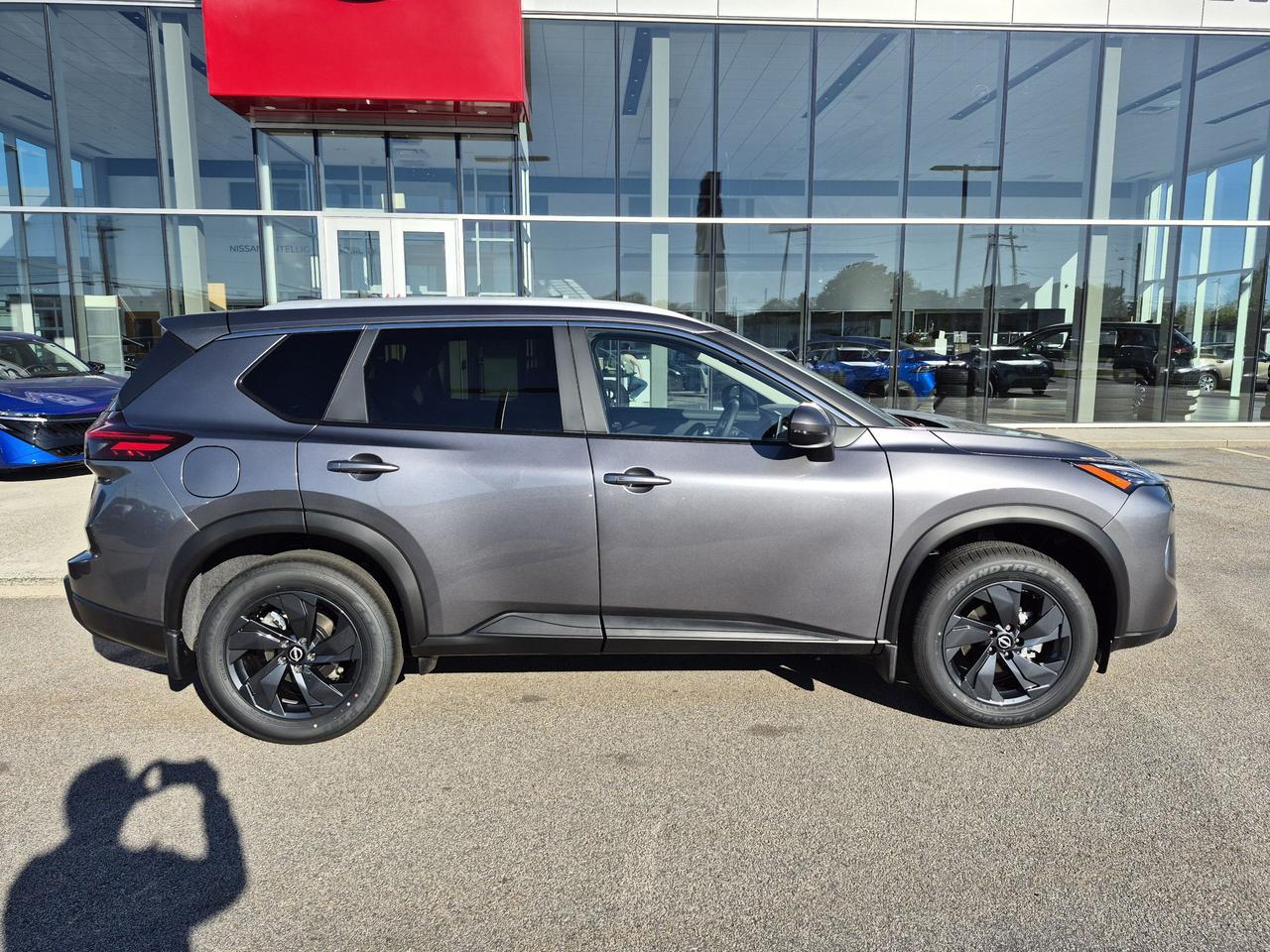2026 Nissan Rogue SV MOONROOF Photo