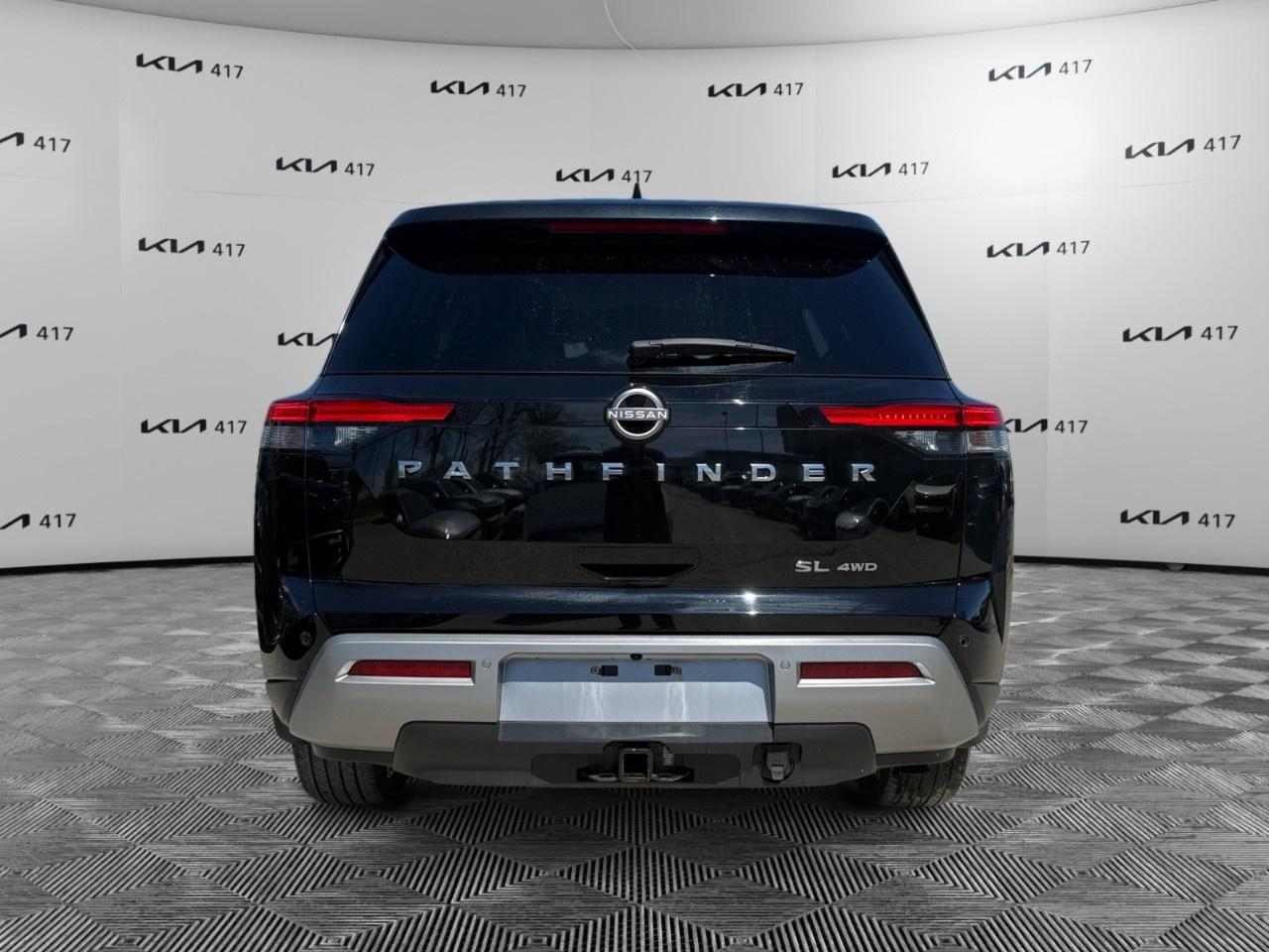 2023 Nissan Pathfinder SL 4WD Photo3