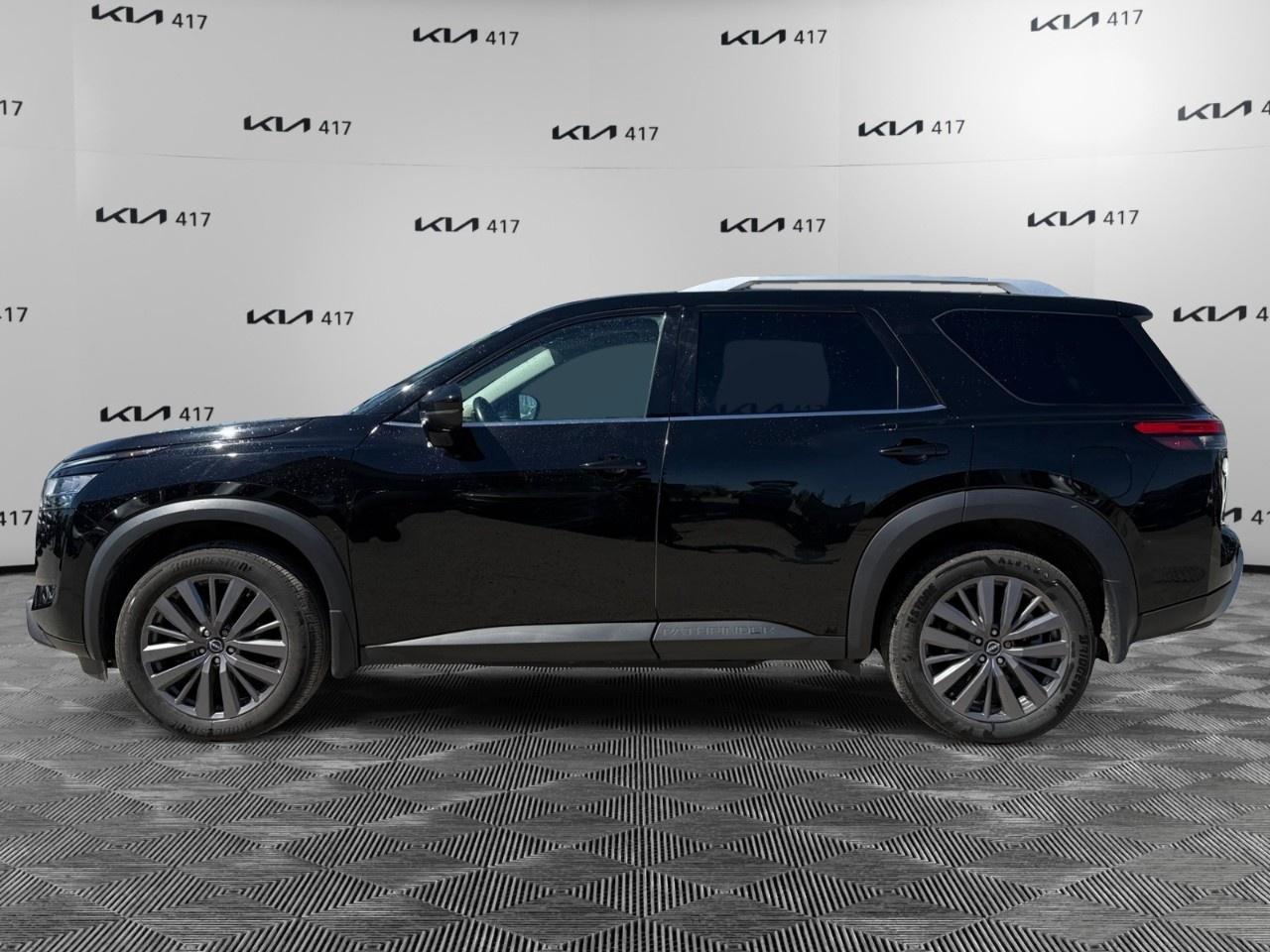 2023 Nissan Pathfinder SL 4WD Photo