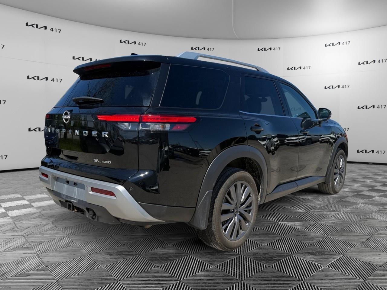 2023 Nissan Pathfinder SL 4WD Photo