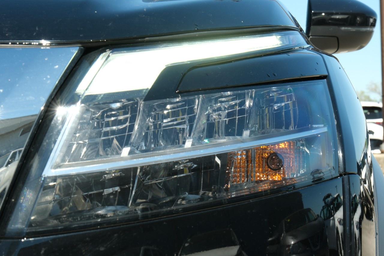 2023 Nissan Pathfinder SL 4WD Photo