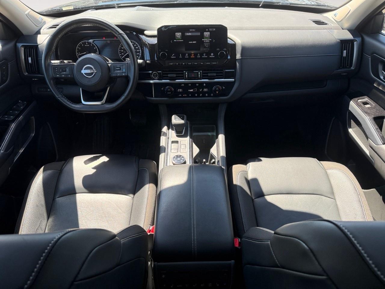 2023 Nissan Pathfinder SL 4WD Photo