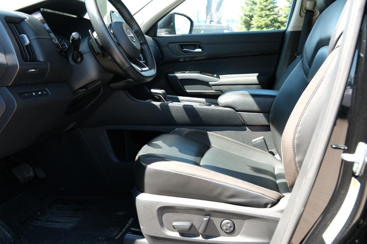 2023 Nissan Pathfinder SL 4WD Photo