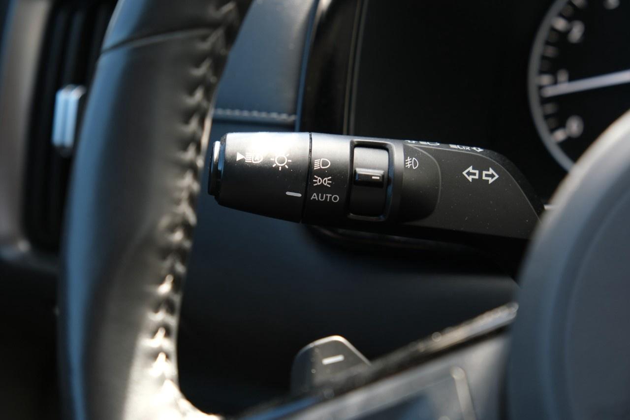 2023 Nissan Pathfinder SL 4WD Photo