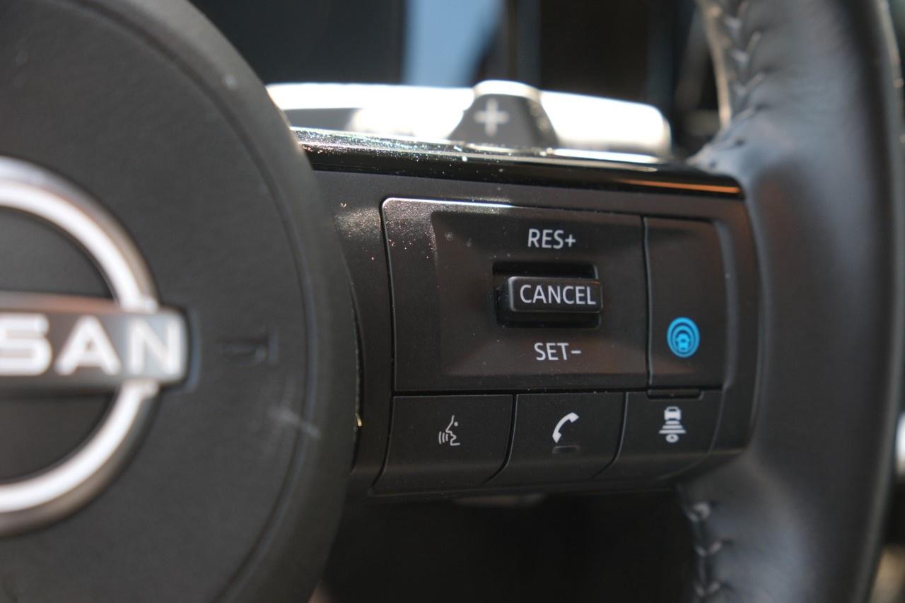 2023 Nissan Pathfinder SL 4WD Photo