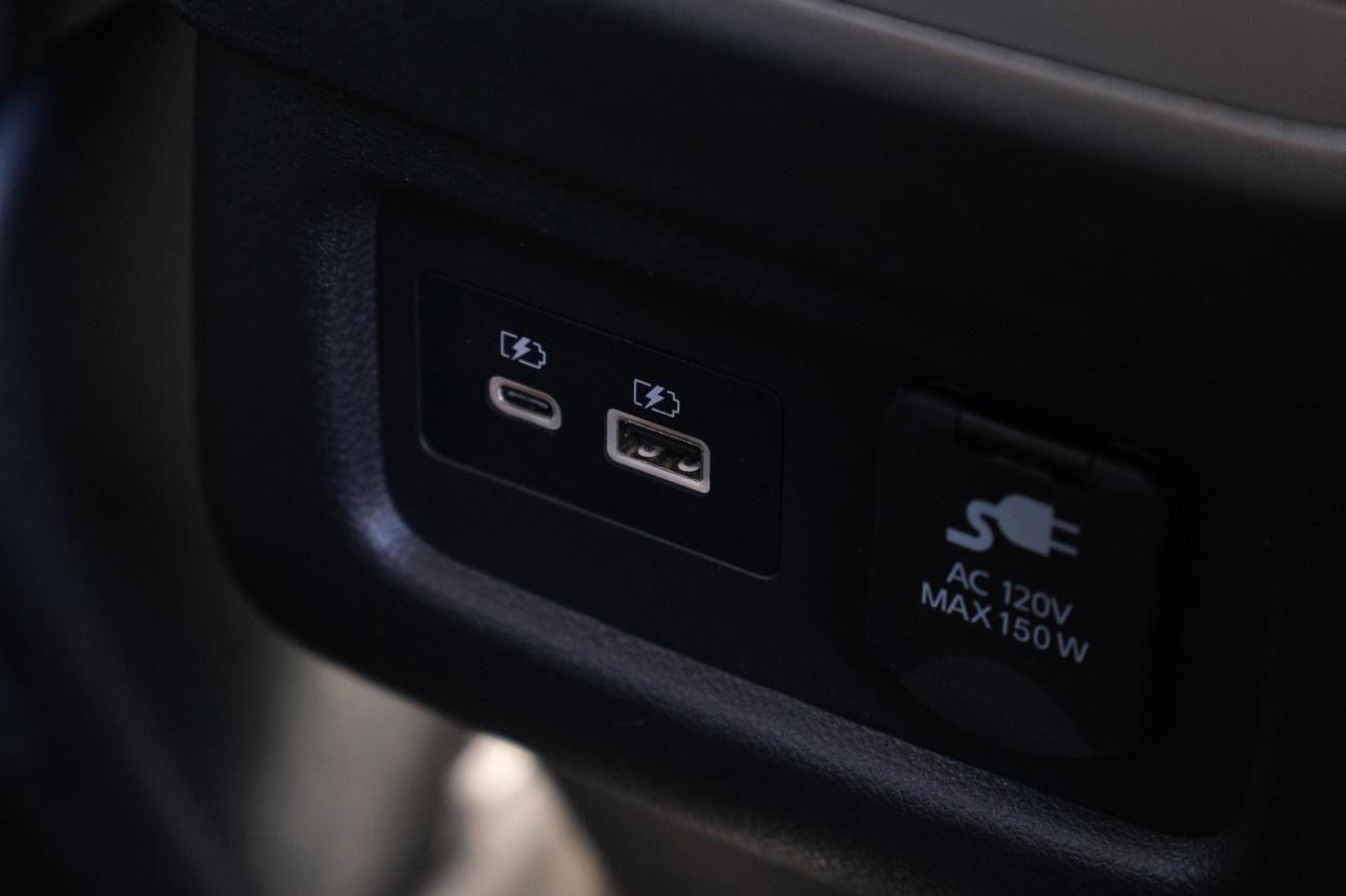 2023 Nissan Pathfinder SL 4WD Photo