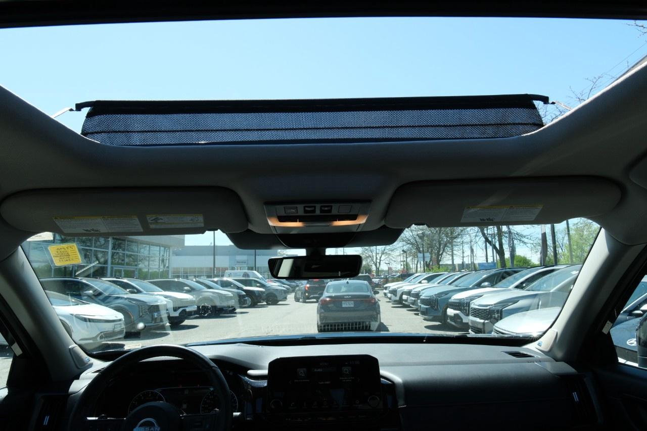 2023 Nissan Pathfinder SL 4WD Photo