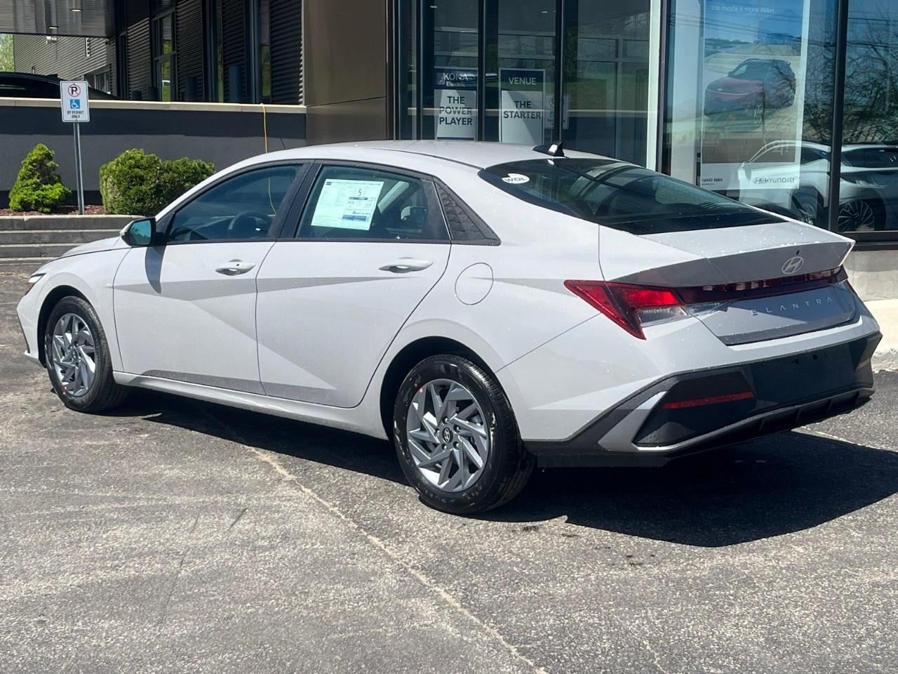 2026 Hyundai Elantra Preferred IVT Photo