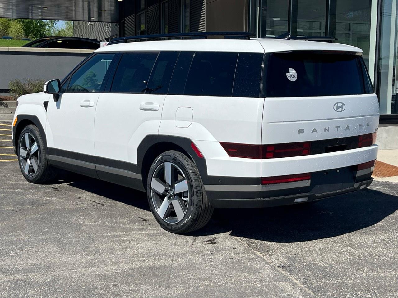 2026 Hyundai Santa Fe Hybrid Luxury AWD Photo