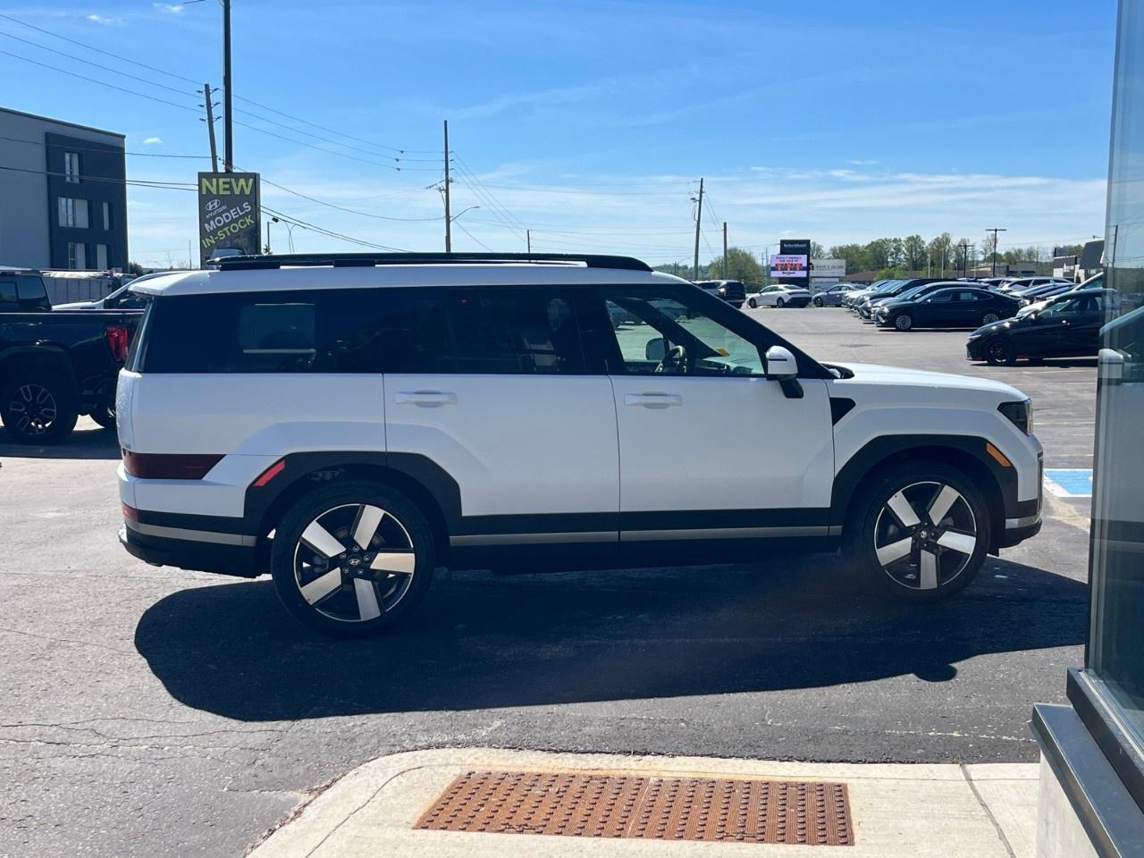 2026 Hyundai Santa Fe Hybrid Luxury AWD Photo