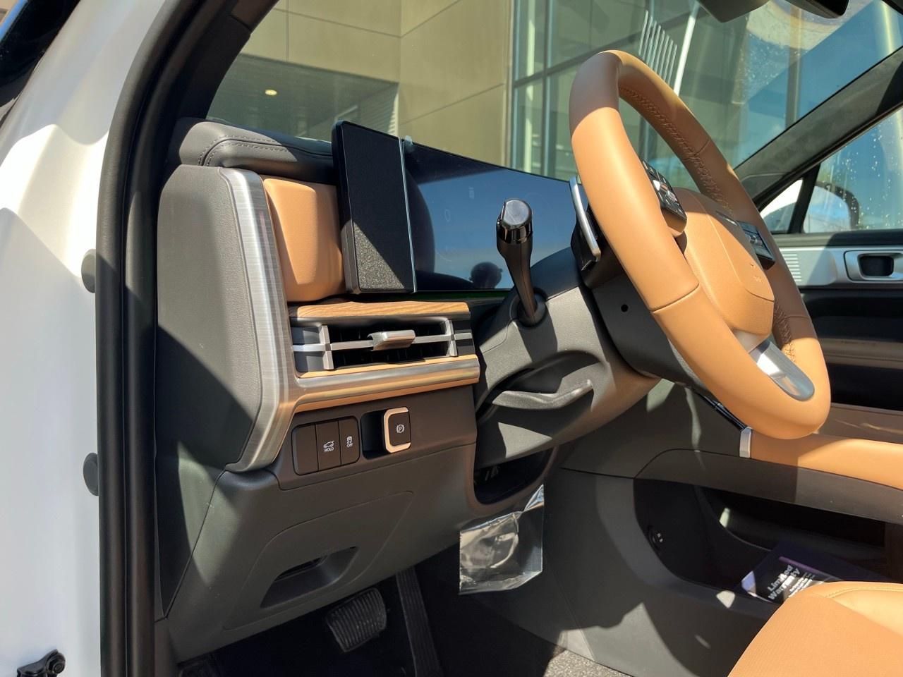 2026 Hyundai Santa Fe Hybrid Luxury AWD Photo