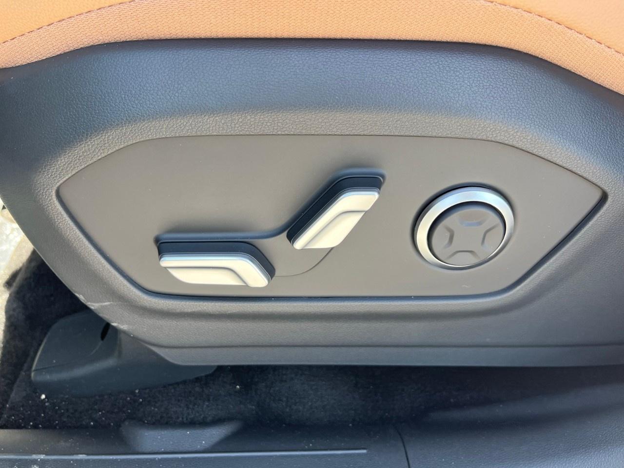 2026 Hyundai Santa Fe Hybrid Luxury AWD Photo