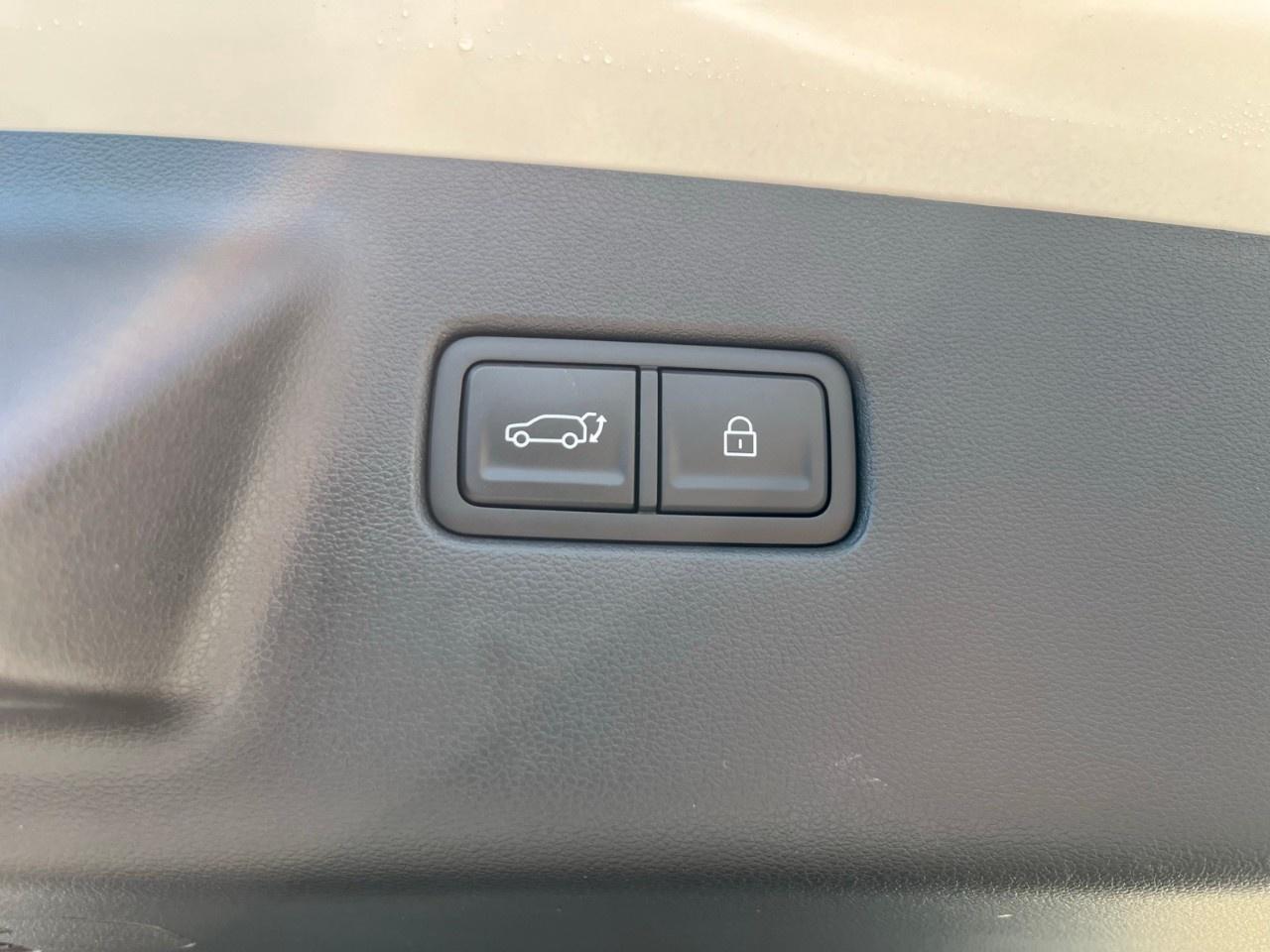 2026 Hyundai Santa Fe Hybrid Luxury AWD Photo