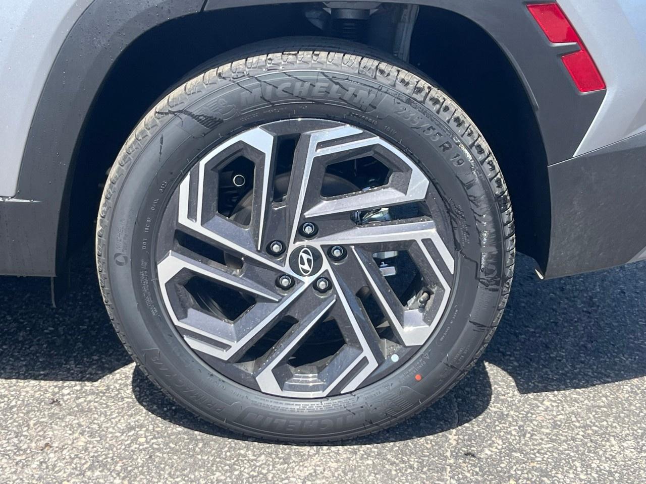 2026 Hyundai Tucson Hybrid Ultimate AWD Photo3