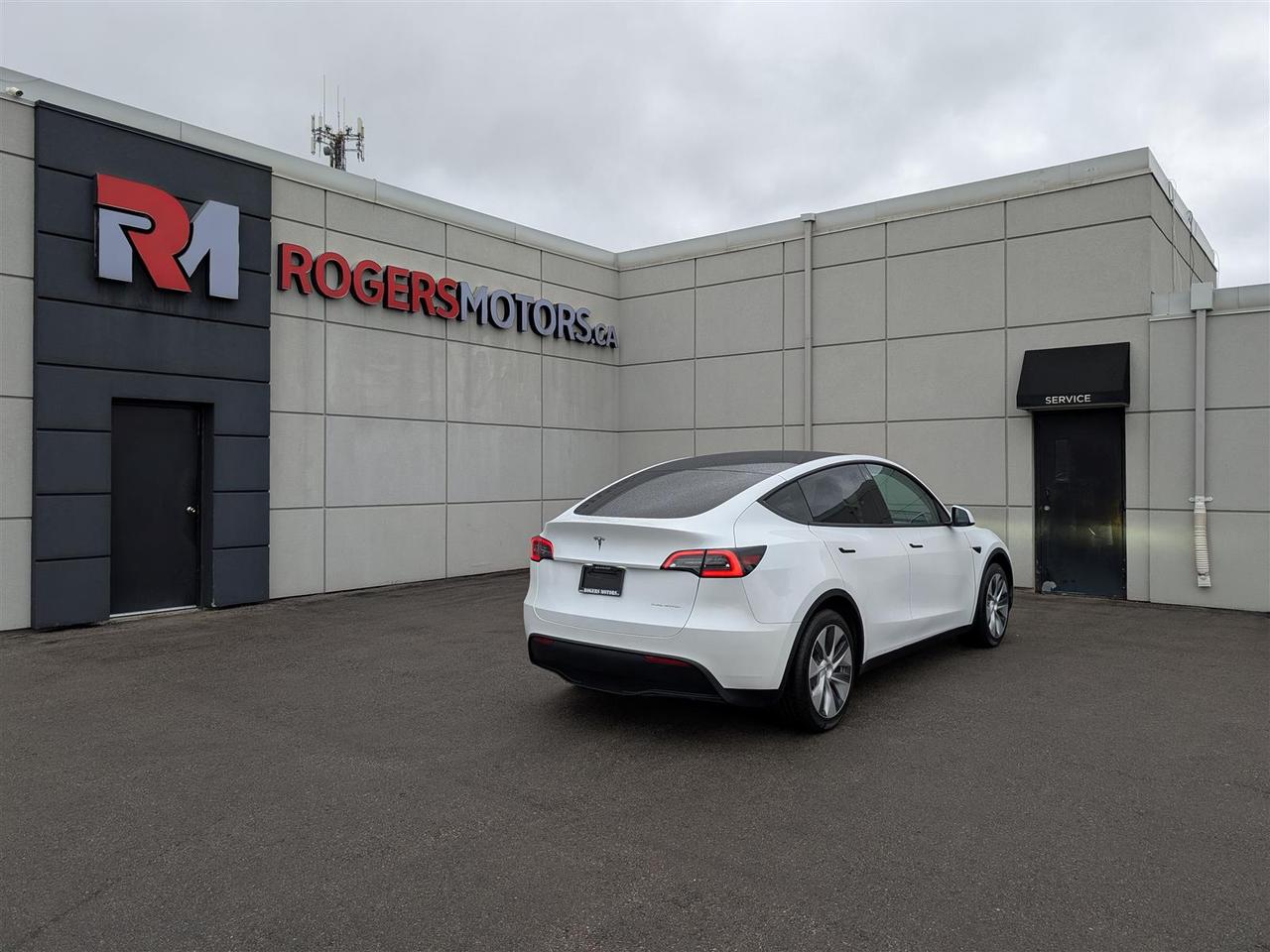2020 Tesla Model Y LONG RANGE AWD - DUAL MOTOR Photo