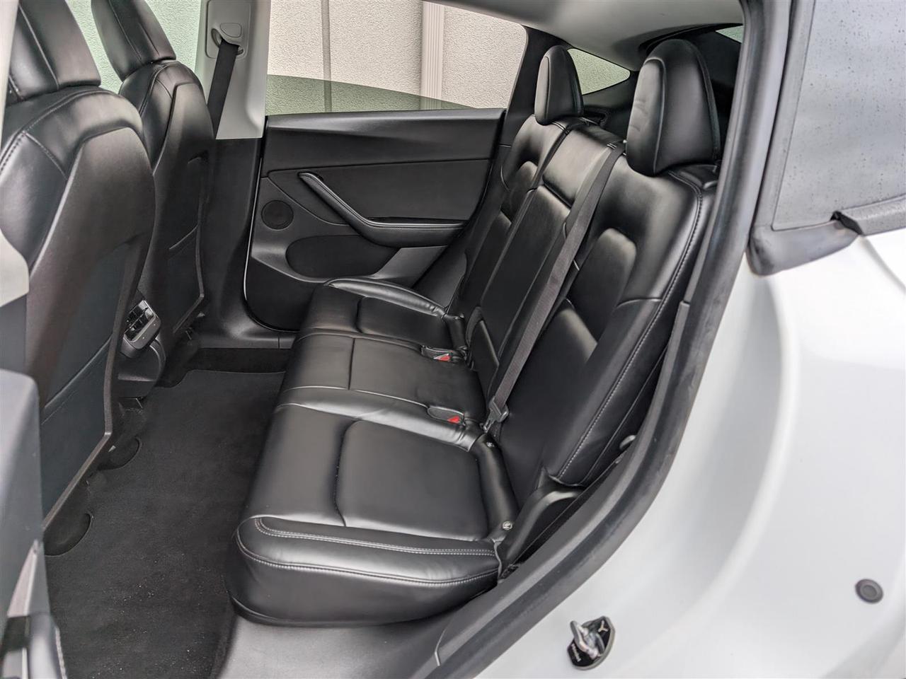 2020 Tesla Model Y LONG RANGE AWD - DUAL MOTOR Photo