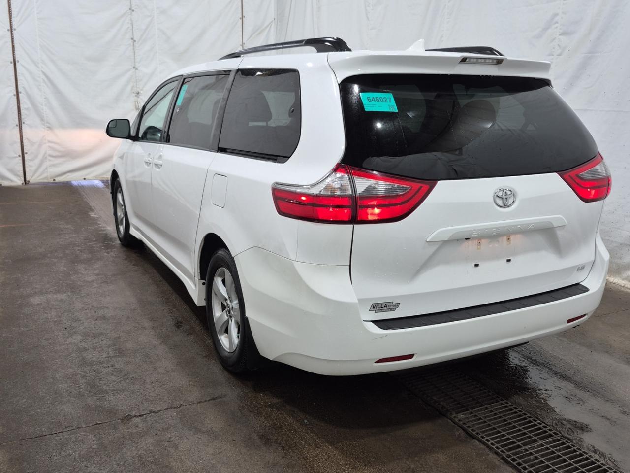 2020 Toyota Sienna LE | 8 PASS | NO ACCIDENTS | ONE OWNER | TOYOTA SERVICED Photo