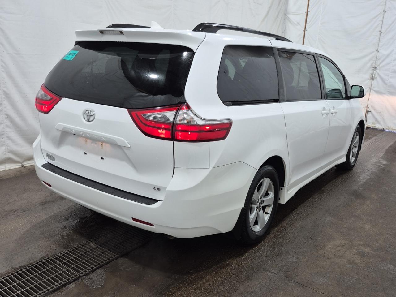 2020 Toyota Sienna LE | 8 PASS | NO ACCIDENTS | ONE OWNER | TOYOTA SERVICED Photo