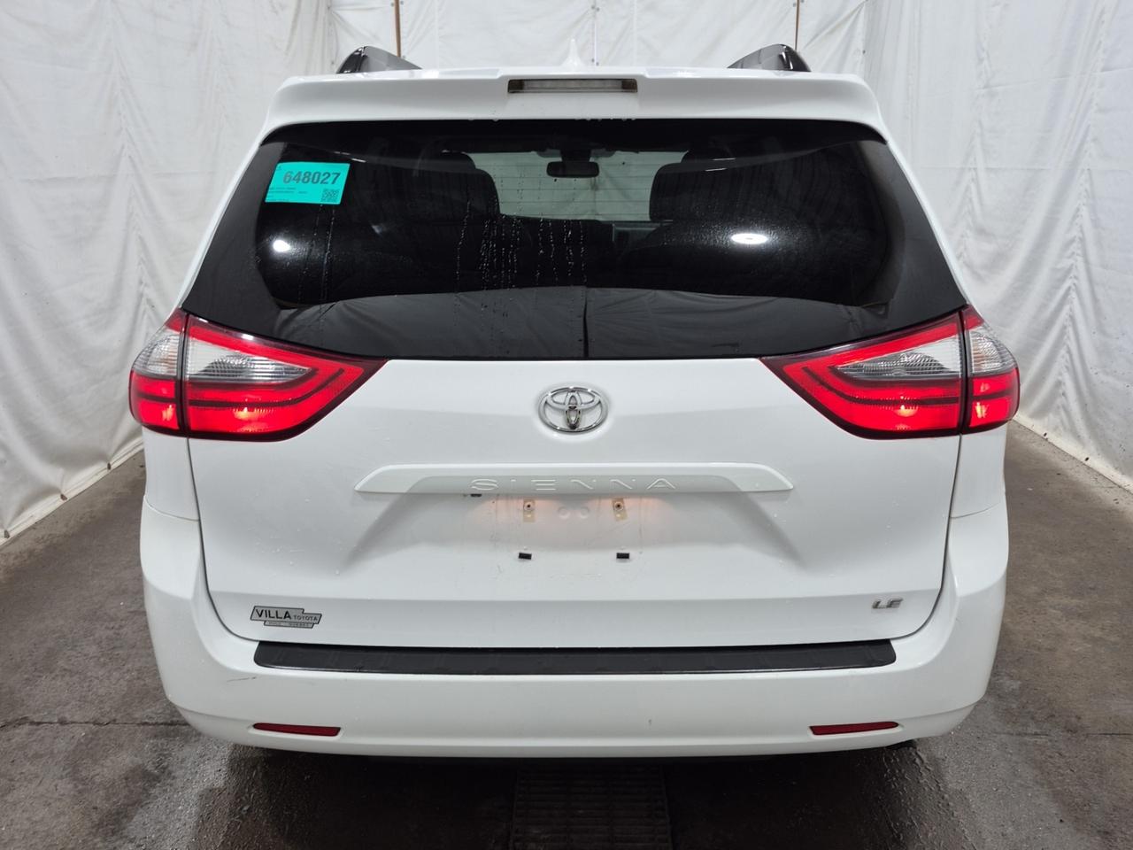 2020 Toyota Sienna LE | 8 PASS | NO ACCIDENTS | ONE OWNER | TOYOTA SERVICED Photo