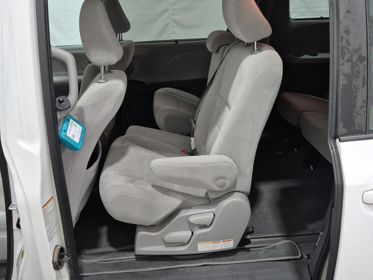 2020 Toyota Sienna LE | 8 PASS | NO ACCIDENTS | ONE OWNER | TOYOTA SERVICED Photo