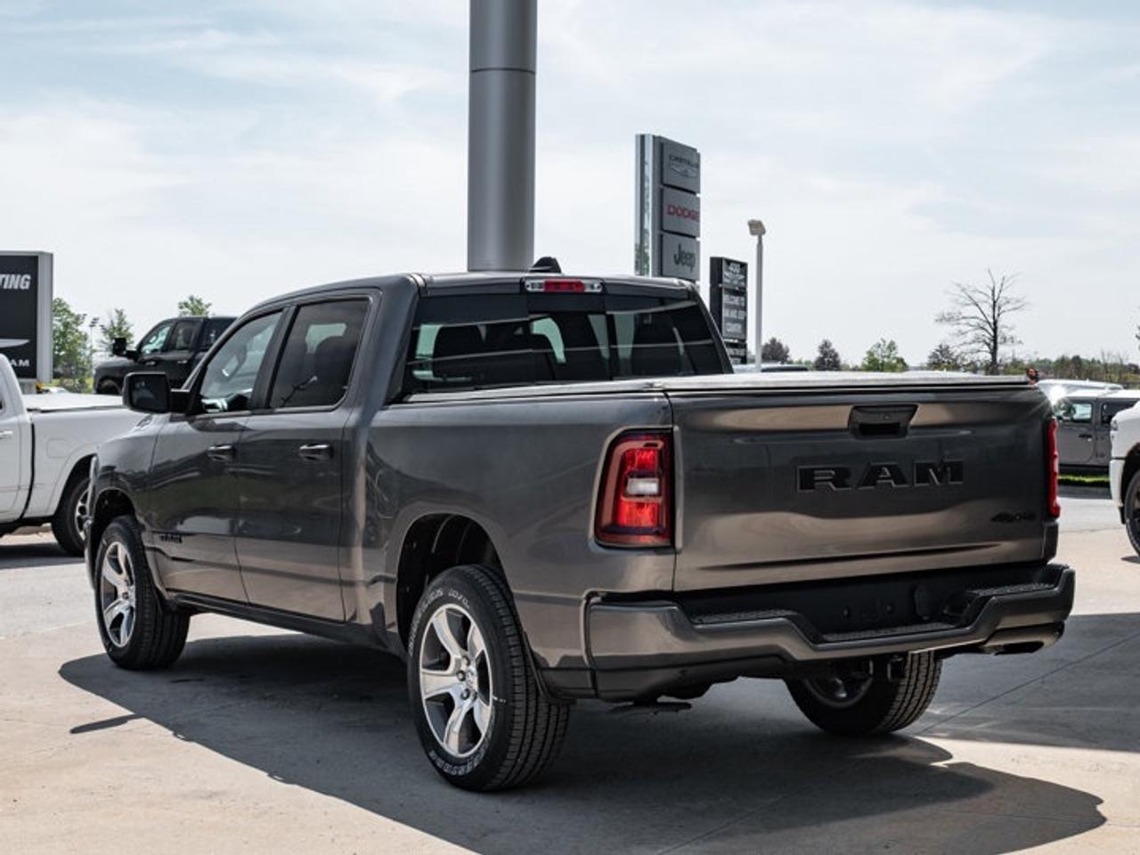 2026 RAM 1500 Express Photo